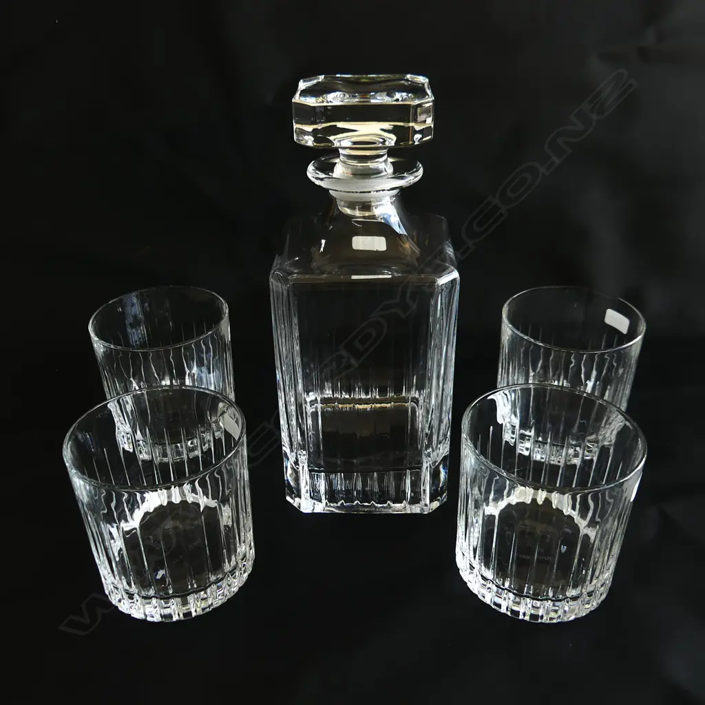 ROYAL DOULTON CRYSTAL WHISKY SET DECANTER & 4 TUMBLERS AS NEW IN BOX Image 1++