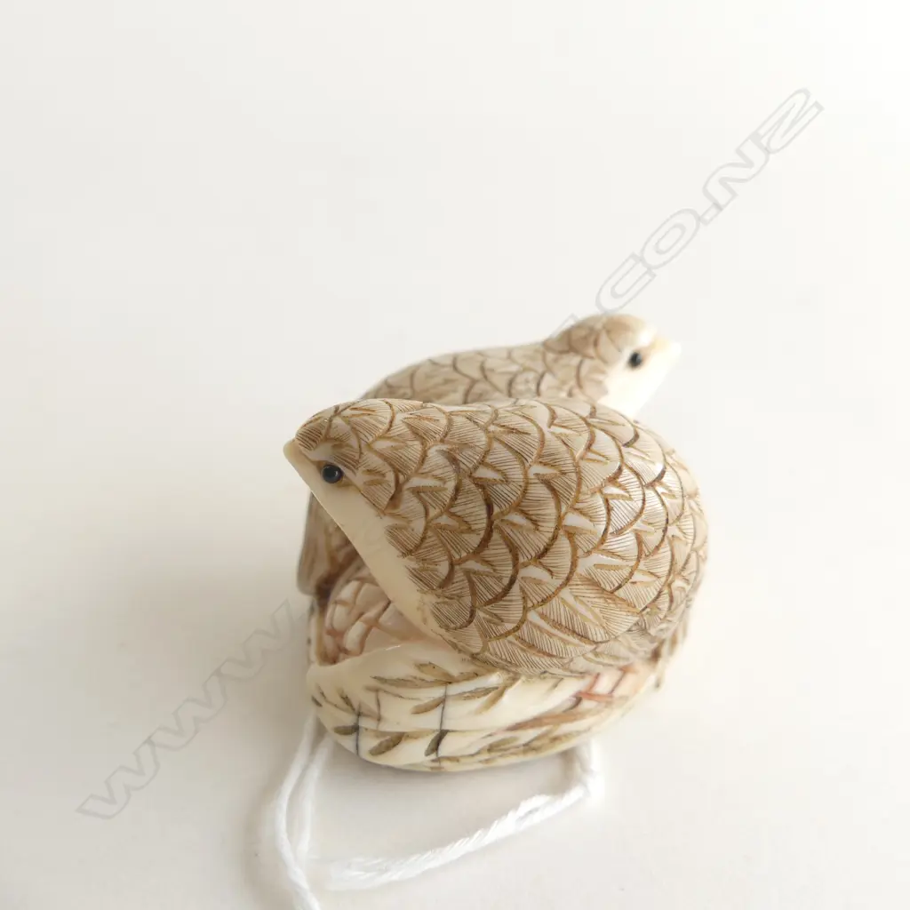 IVORY NETSUKE PR OF DOVES, SIGNED H.30mm Image 1++