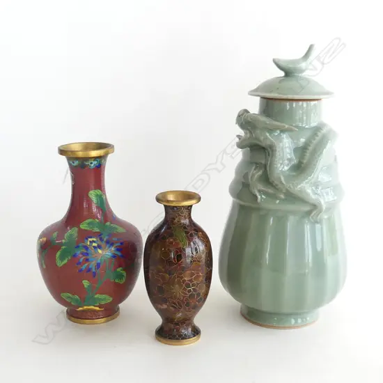 LIDDED ORIENTAL CELADON CONTAINER w. DRAGON DESIGN H.250mm (REPAIRED) + 2 CLOISONNE VASES H.160 / 130mm