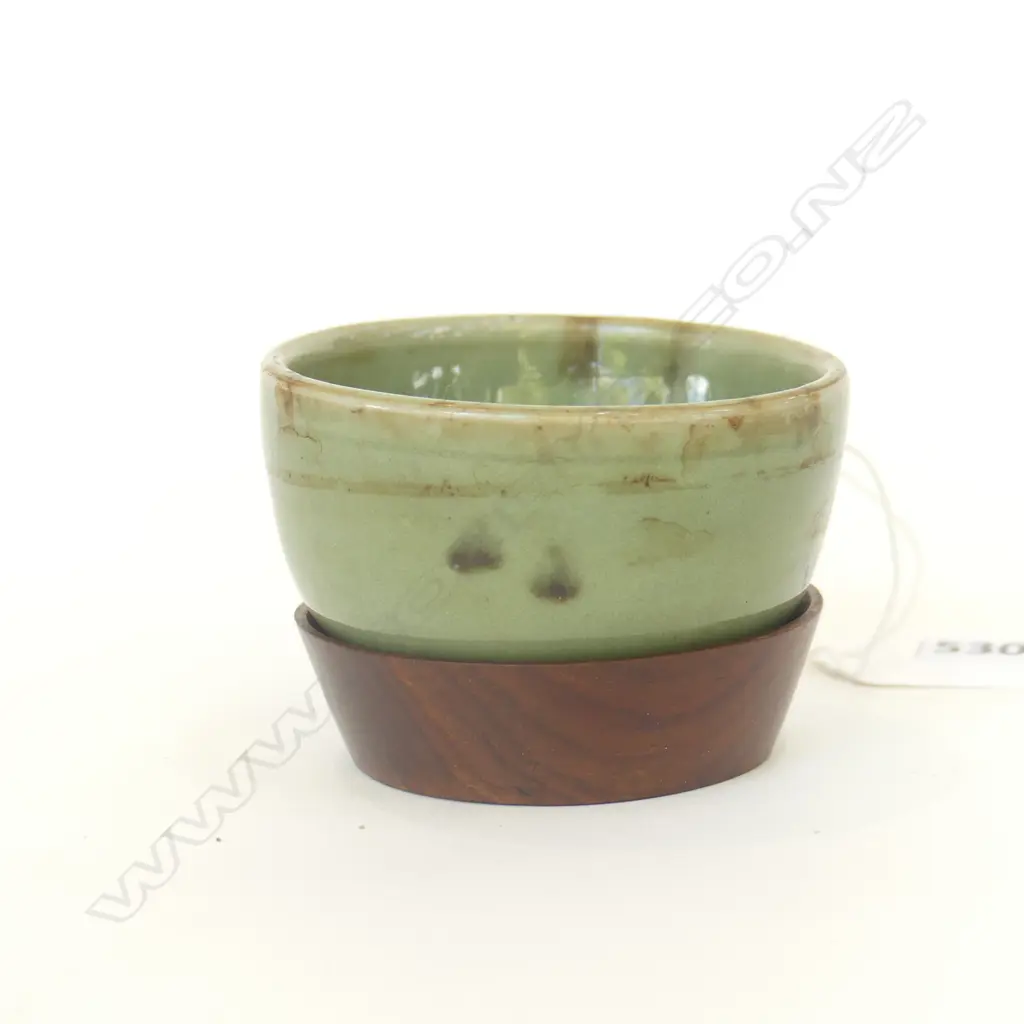 MING? CHINESE LONGQUAN CELADON CUP ON STAND 70mm dia Image 1++