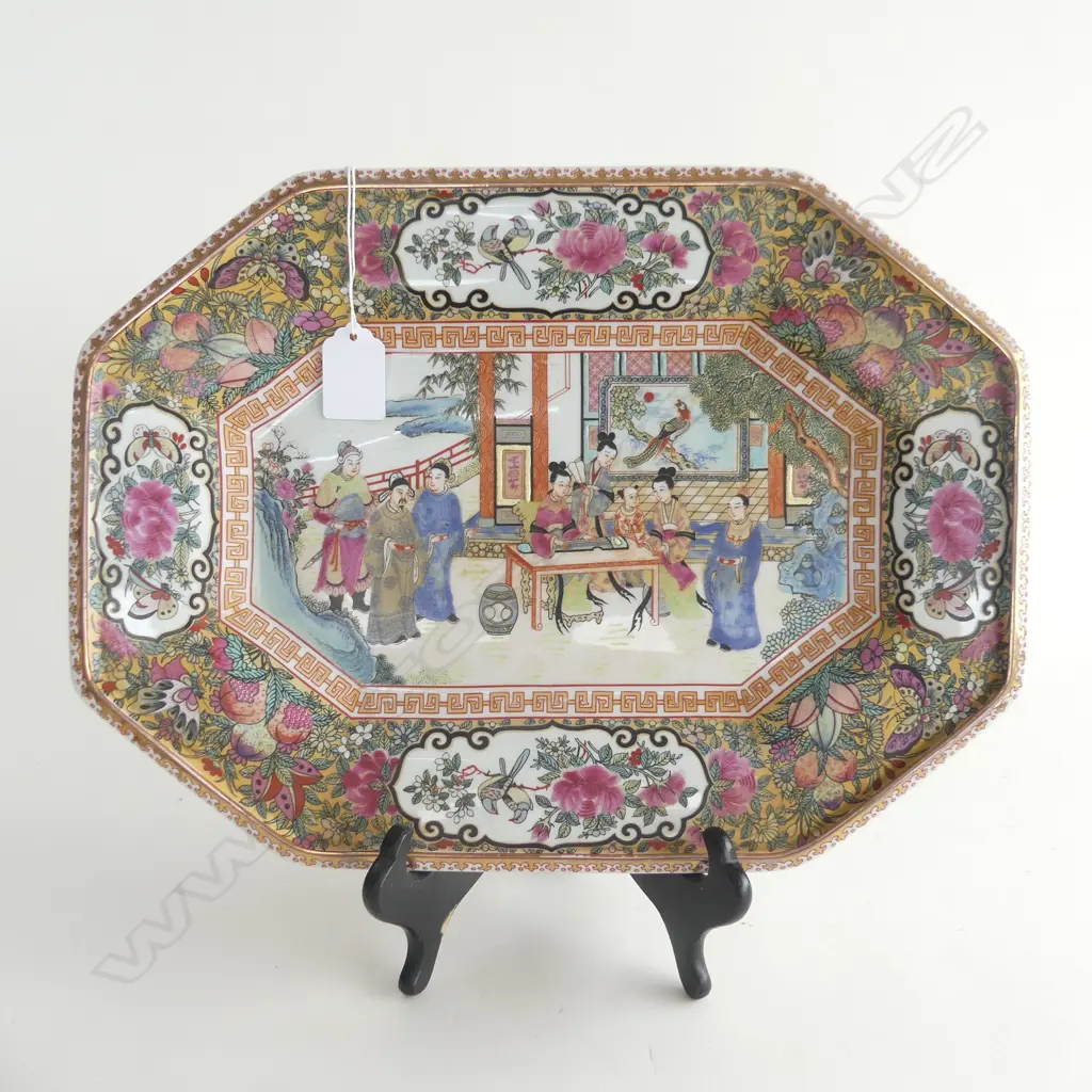 CHINESE CANTON HEXAGONAL FAMILLE ROSE PLATE ON STAND 265x360mm Image 1++