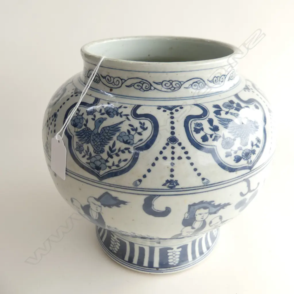 LG ORIENTAL BLUE & WHITE VASE H. 250, DIA 260MM Image 1++