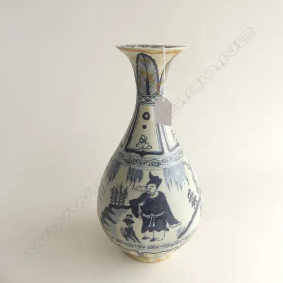 ORIENTAL BLUE & WHITE VASE, H. 330MM