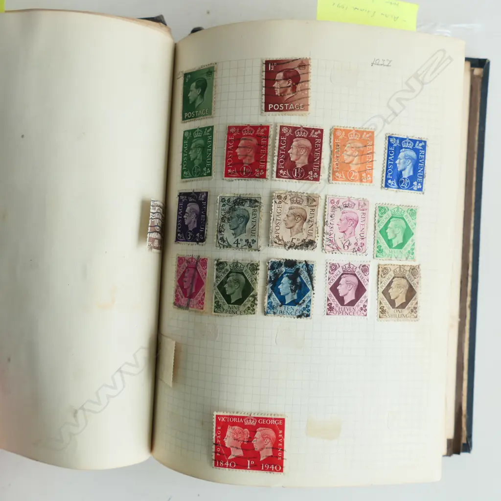 VINTAGE STAMP ALBUM WITH VICT SIDEFACE QUEENS FROMM CANADA GIBRALTA CEYLON ETC Image 1++
