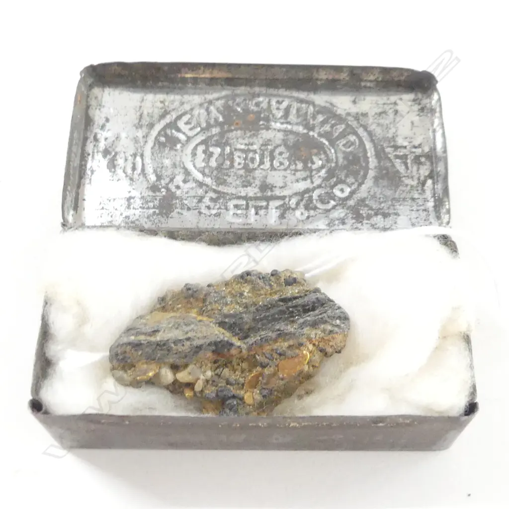 VESTA BOX CONTAINING  A GOLD BEARING ROCK 12,4 GRAMS 20783 Image 1++