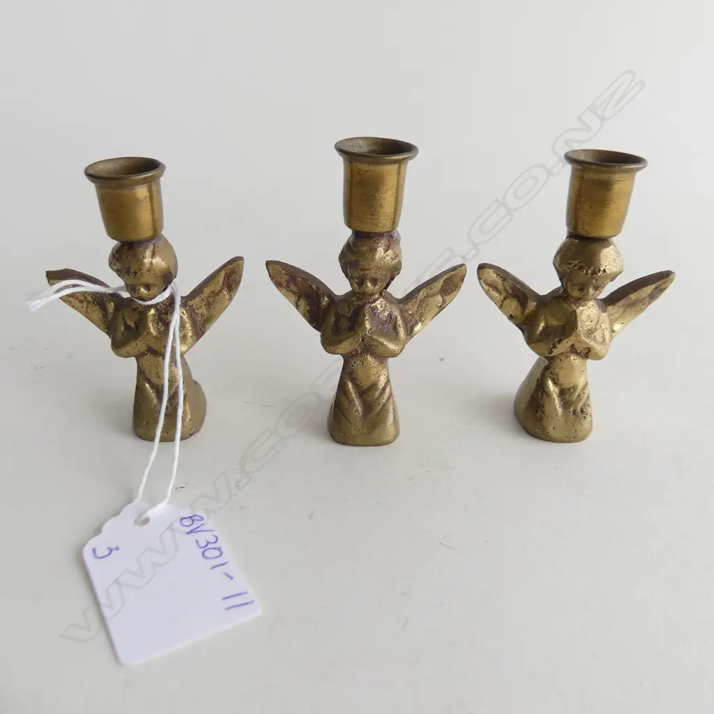 3 SM VINTAGE BRASS ANGEL CANDLE HOLDERS H. 70MM Image 1++