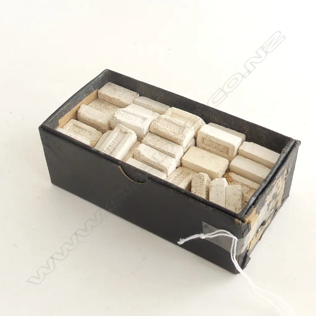 90 LUKE ADAMS NZ POTTERY KIDDI BRICKS L.26mm Image 1++