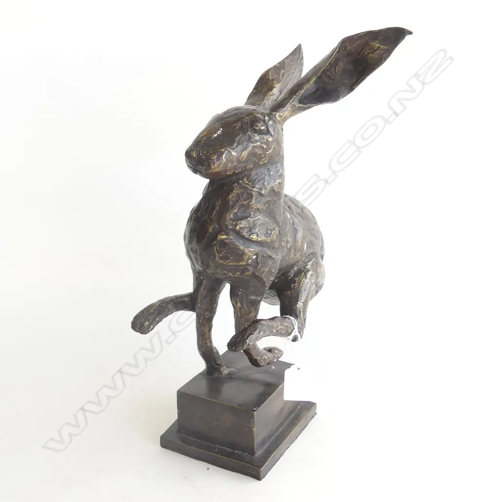 BRONZE RUNNING HARE ON SQUARE BASE H. 390MM Image 1++