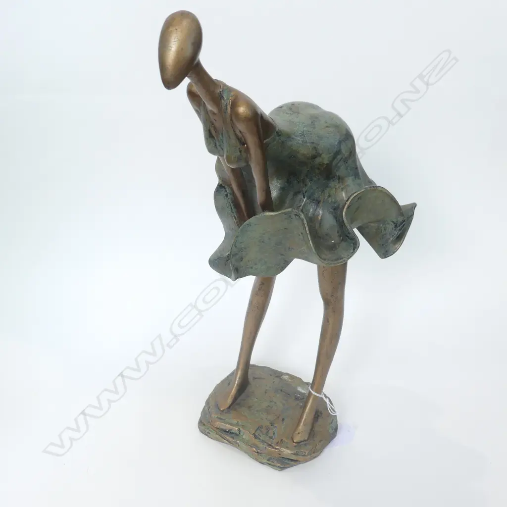 CAST RESIN CONTEMPORARY LADY FIGURE H. 400MM Image 1++
