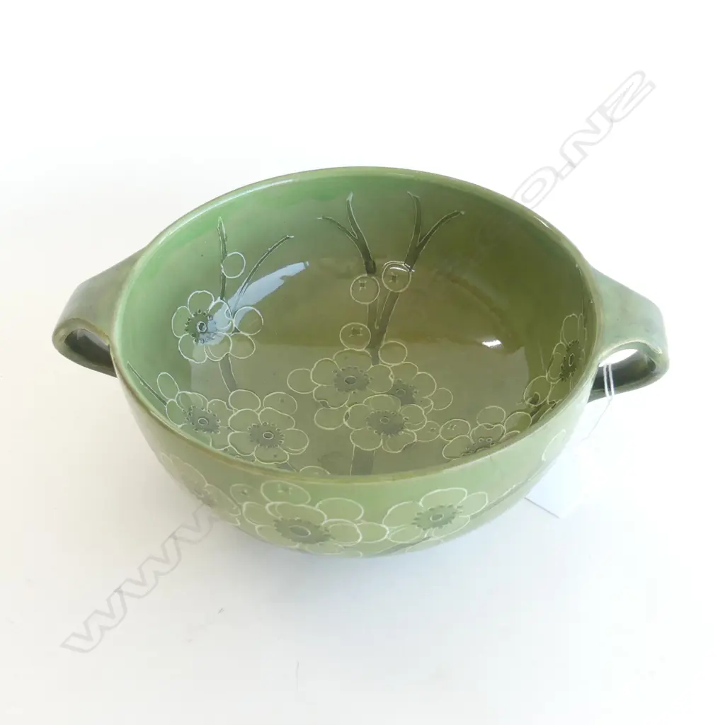 MACINTYRE MOORCROFT GREEN PRUNUS 2 HANDLED BOWL w. HAIRLINES 185mm dia Image 1++