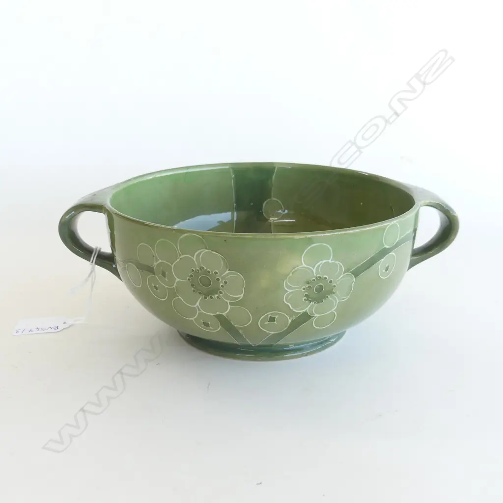 MACINTYRE MOORCROFT GREEN PRUNUS 2 HANDLED BOWL w. HAIRLINES 185mm dia Image 1++