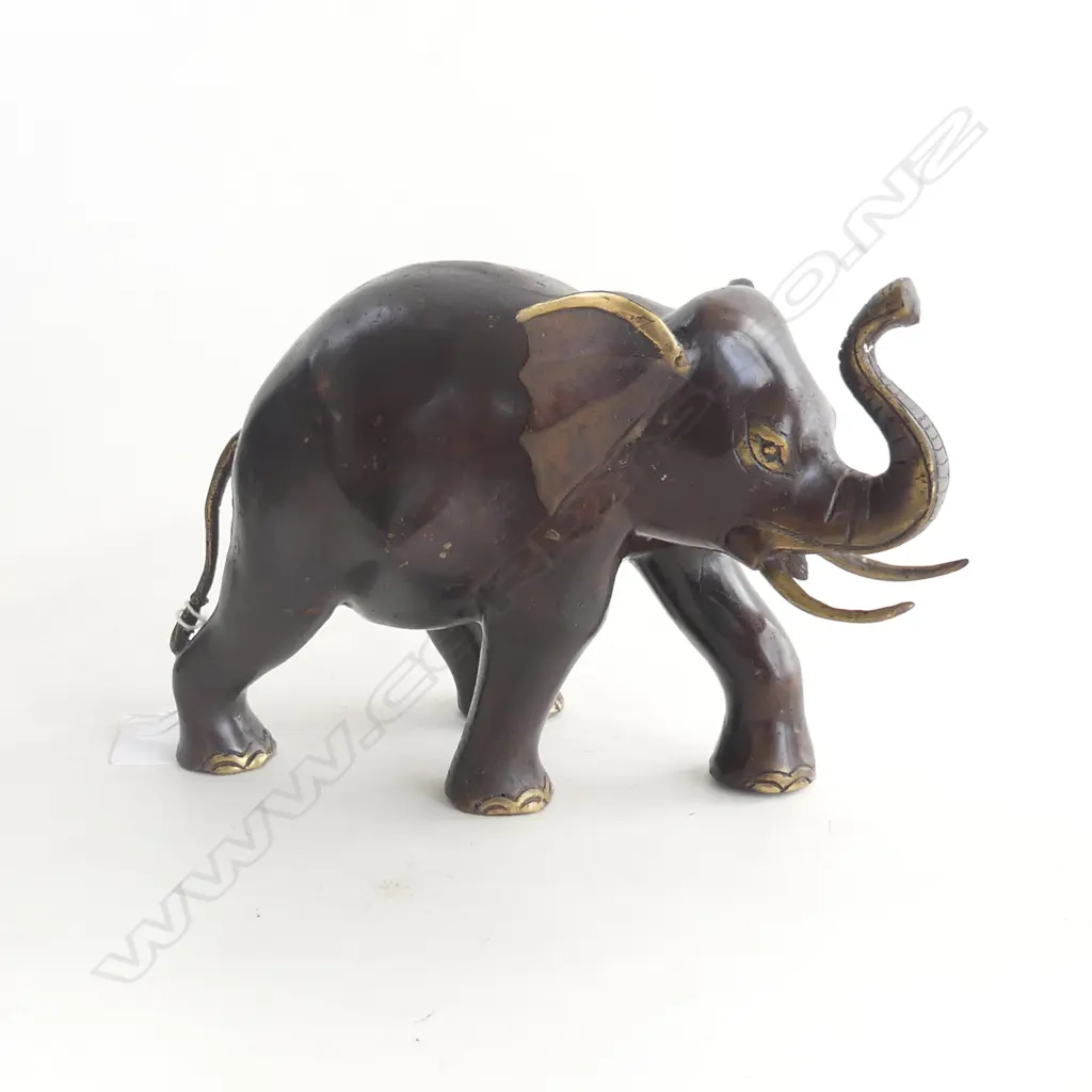 BRONZE ELEPHANT L. 200MM Image 1++
