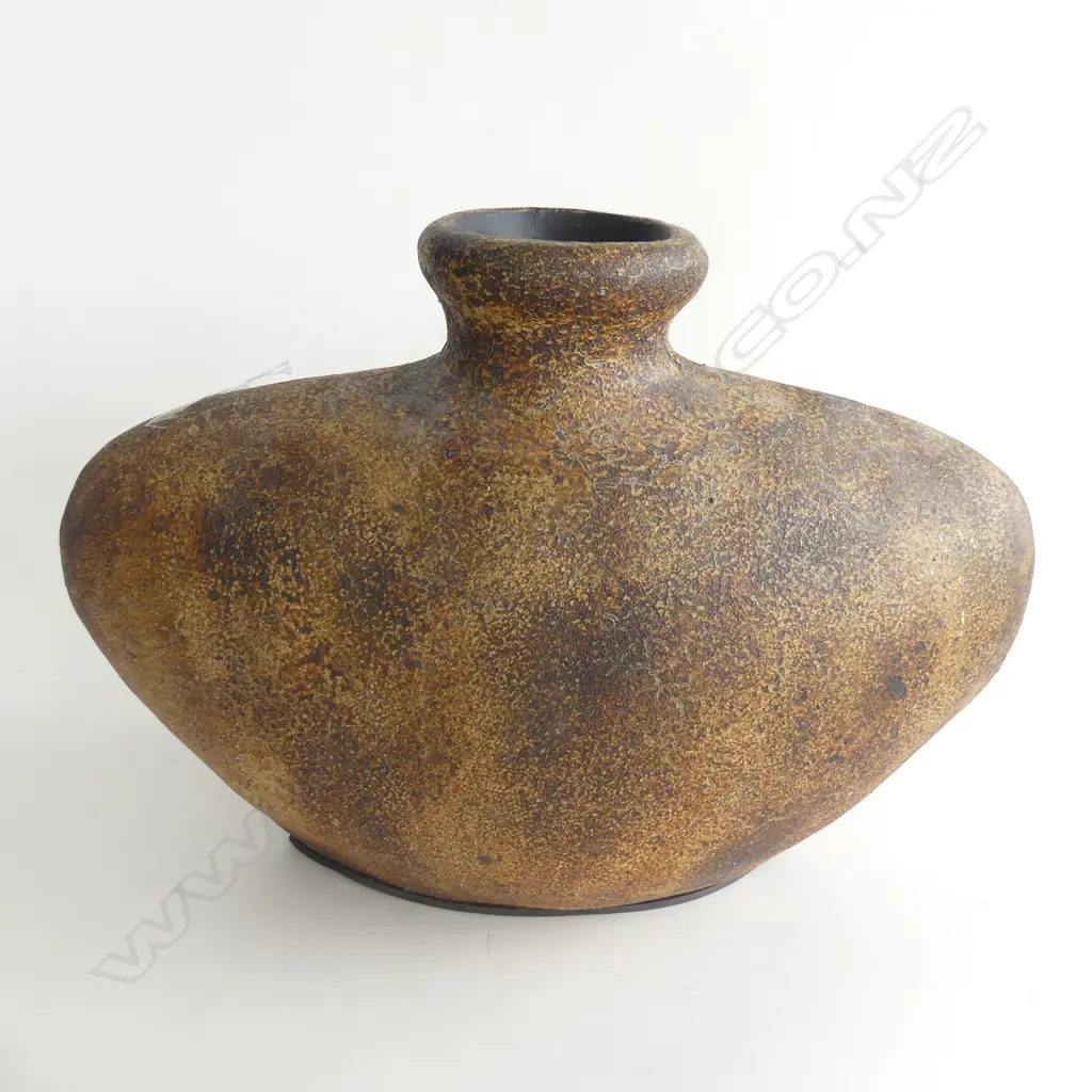 CERAMIC VASE H.300 W.440mm Image 1++