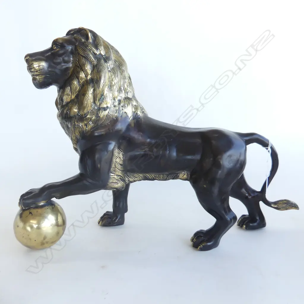 BRONZE LION, L. 450MM Image 1++