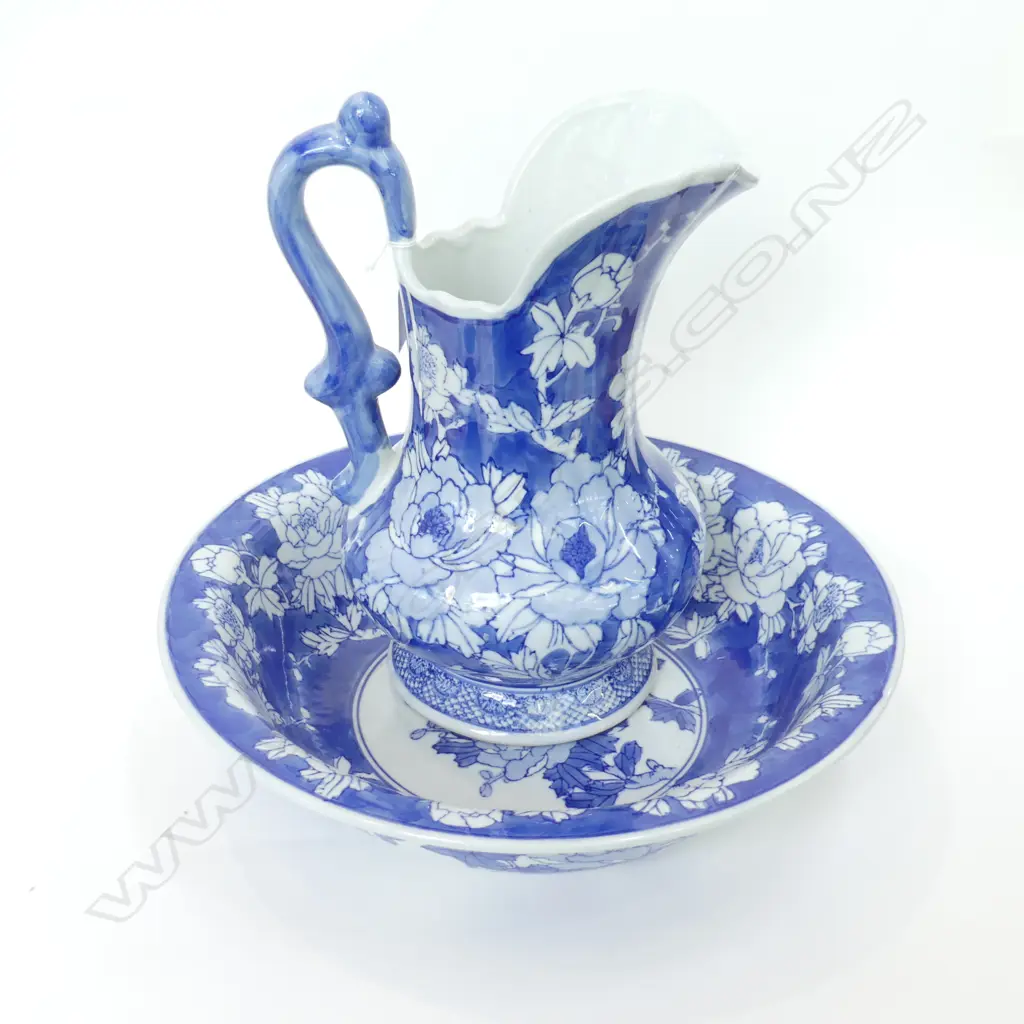 B/W WATER PITCHER & BASIN 340mm dia Image 1++