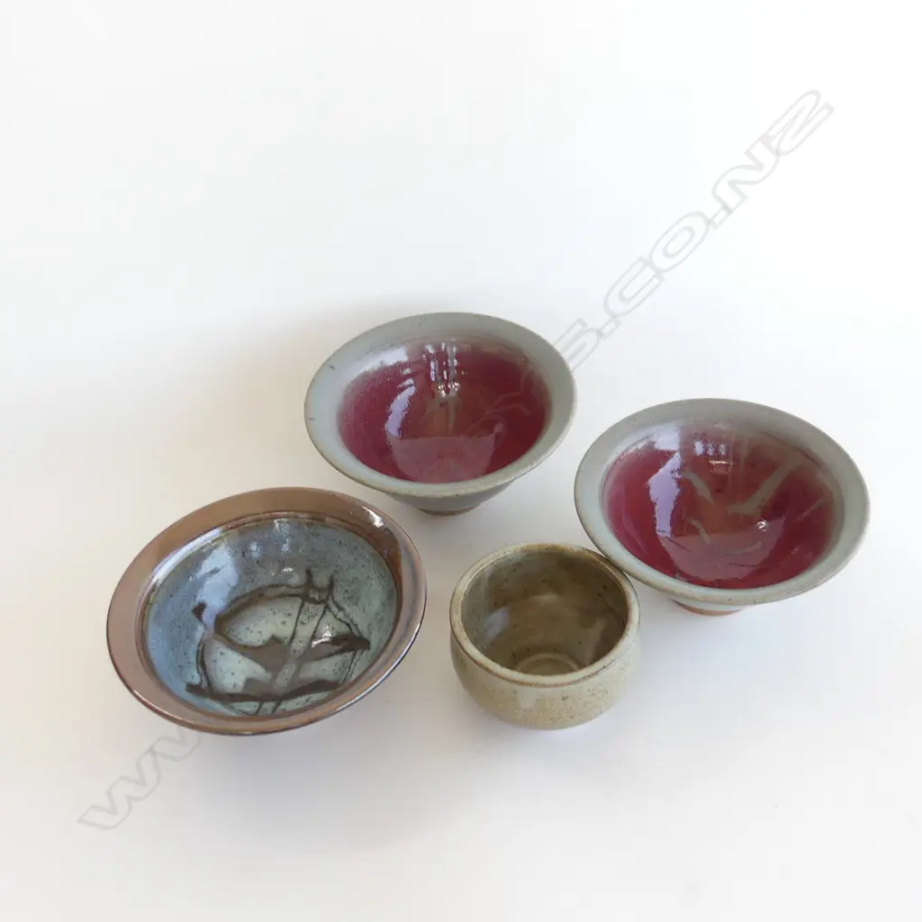 4 ASST PETER STICHBURY POTTERY BOWLS  Image 1++