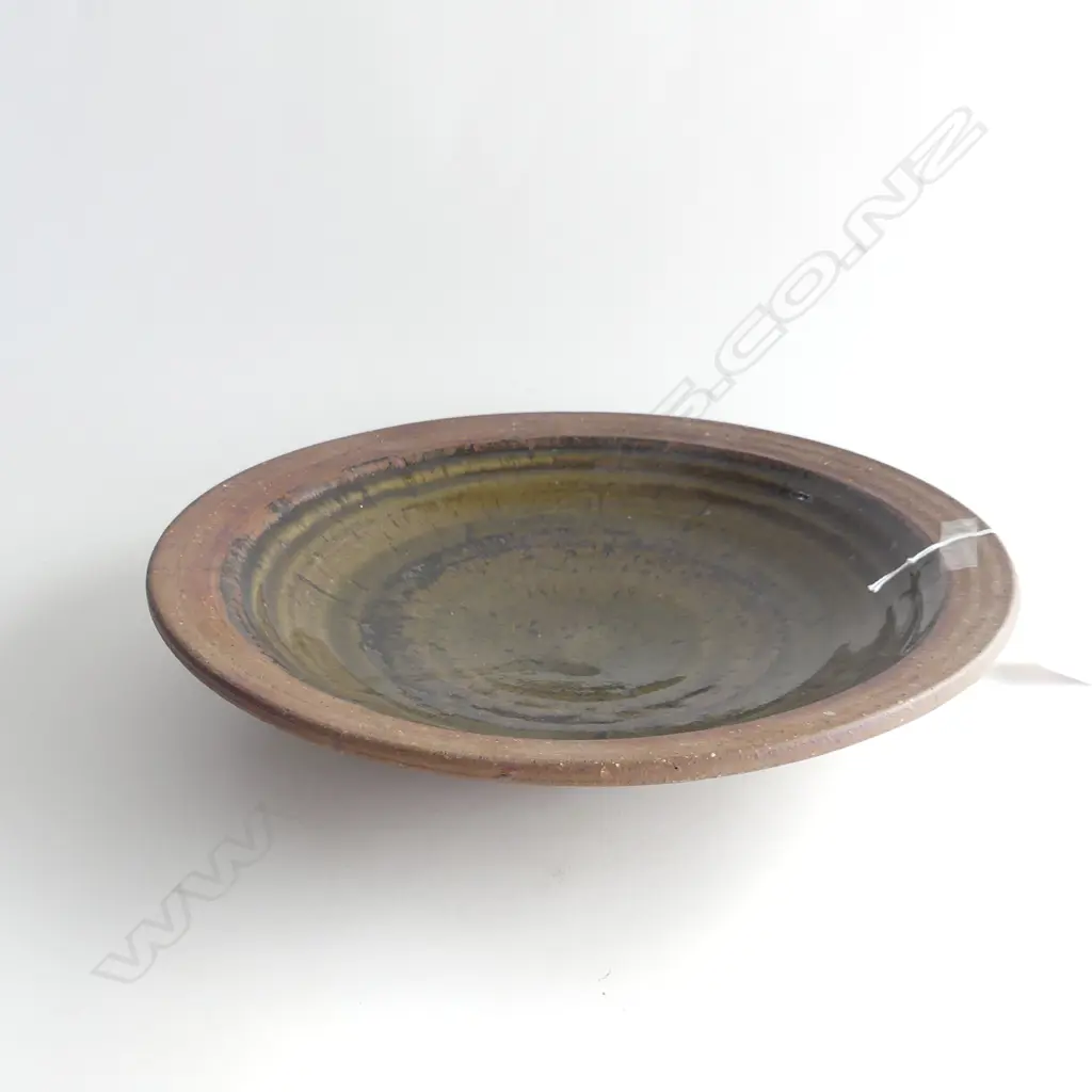 LG SHALLOW POTTERY BOWL, MAKER UNKNOWN DIA 360MM Image 1++