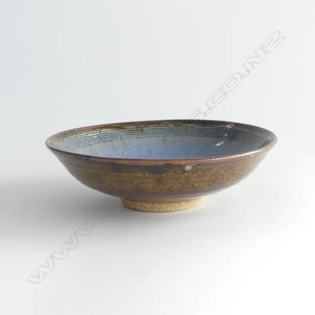 LEN CASTLE POTTERY CHUN GLAZE SM DISH, DIA. 175MM Image 1++