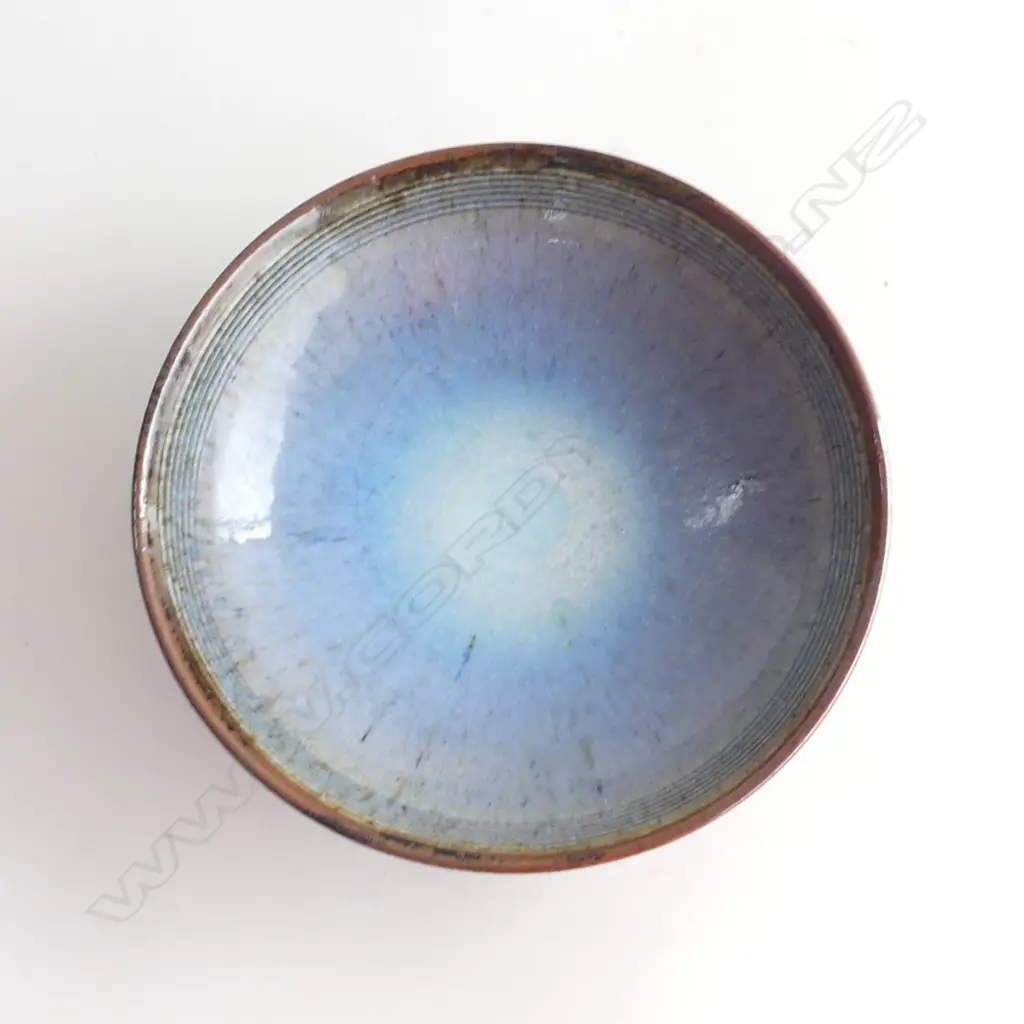 LEN CASTLE POTTERY CHUN GLAZE SM DISH, DIA. 175MM Image 1++