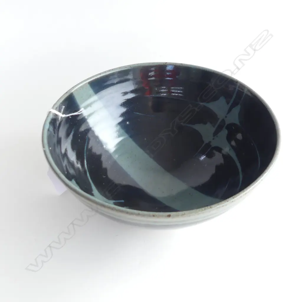 PETER STICHBURY WAX RESISTANT POTTERY BOWL, DIA 235MM CHIP TO FOOT Image 1++