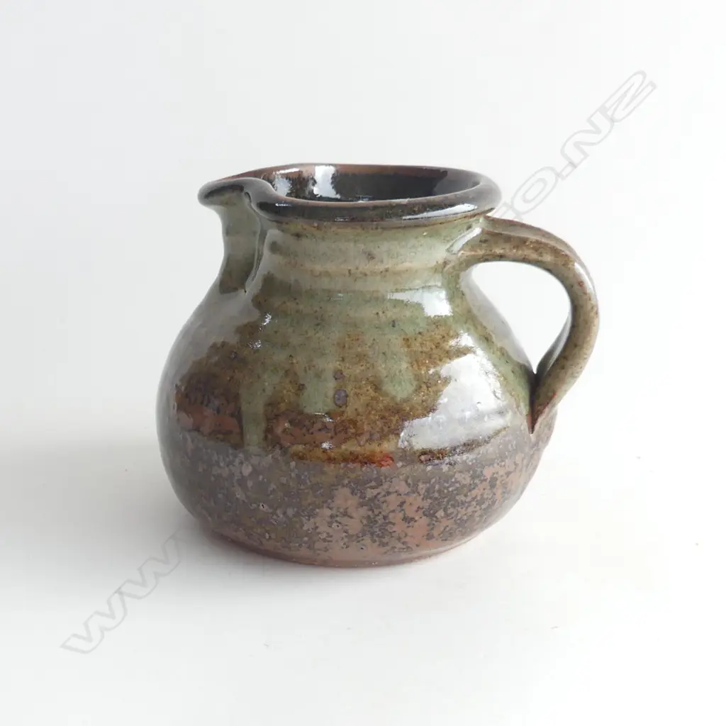 ANDREW VAN DER PUTTEN POTTERY JUG, H. 130MM Image 1++