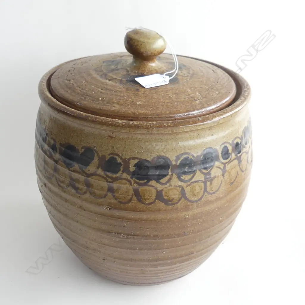 LIDDED POTTERY CROCK H.300mm Image 1++
