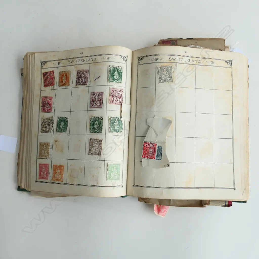 VINTAGE STAMP ALBUM WITH VICT SIDEFACE QUEENS FROM NZ AUSTRALIA MAURITIOUS ETC Image 1++