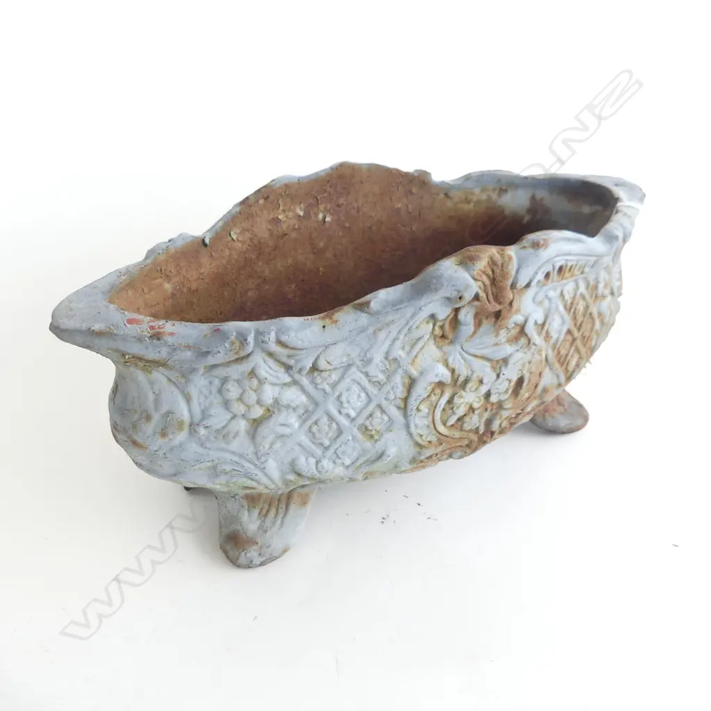 CAST IRON OVAL PLANTER W.300mm Image 1++
