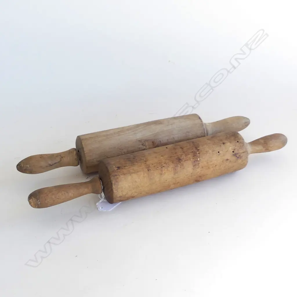 2 VINTAGE WOODEN ROLLING PINS W.395mm Image 1++