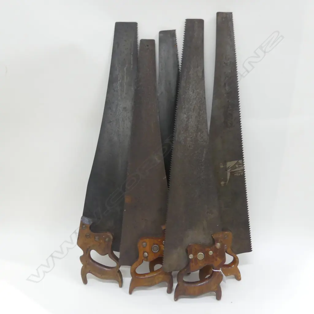 5 VINTAGE SAWS; 4 DISSTON L.800mm Image 1++