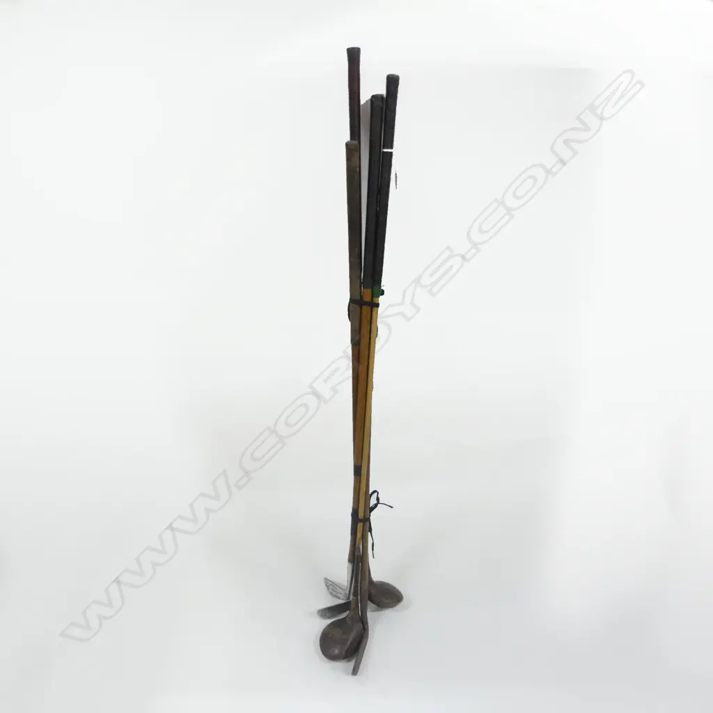 VINTAGE WOODEN GOLF CLUBS L.1100mm Image 1++