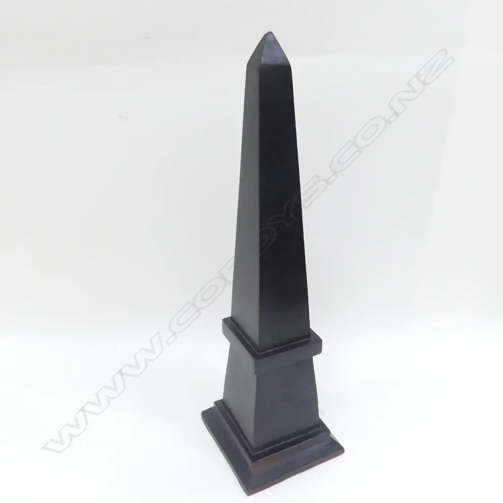 WOODEN OBELISK H.525mm Image 1++