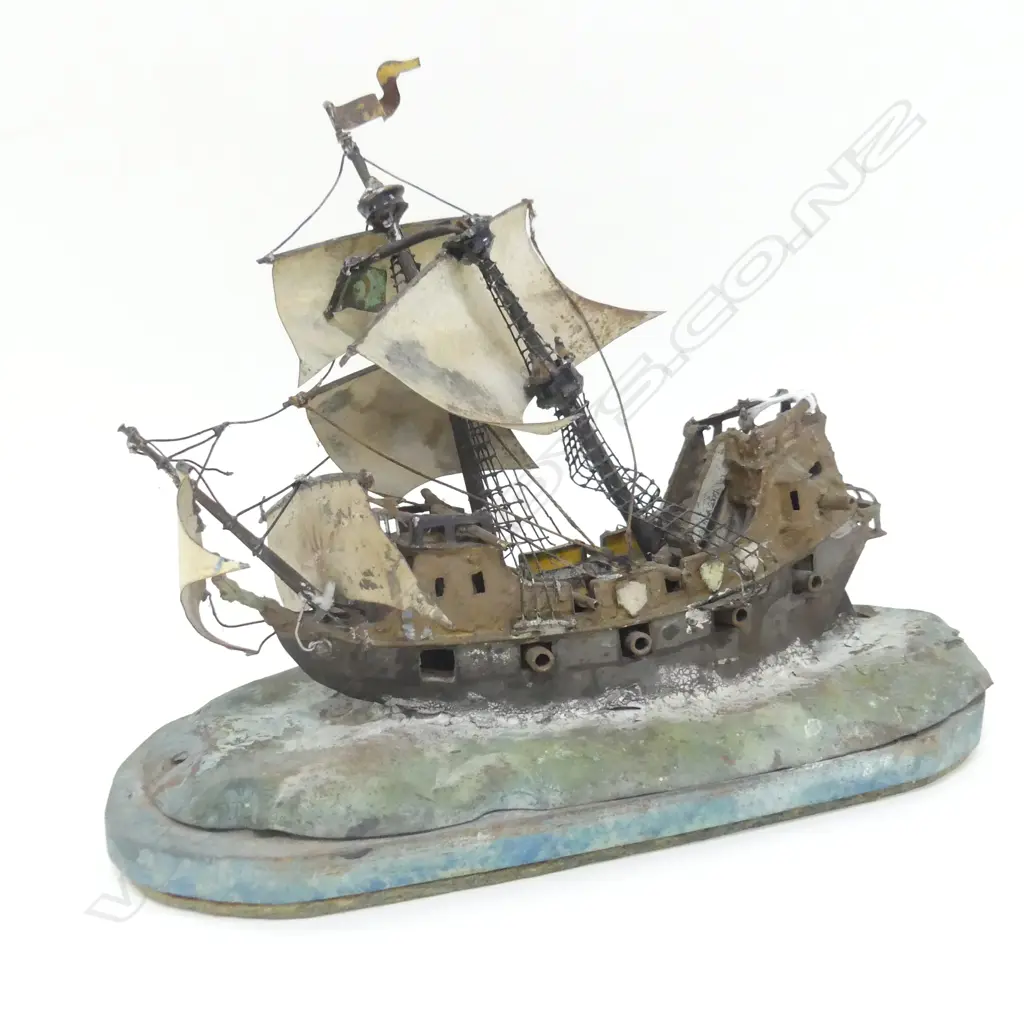 VINTAGE TIN GALLEON SHIPWRECK – L. 270 x 220MM Image 1++