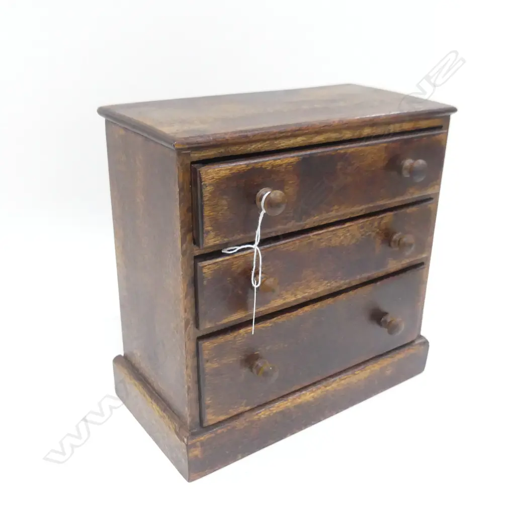 VINTAGE WOODEN APPRENTICE CHEST W. 270x270x140mm Image 1++