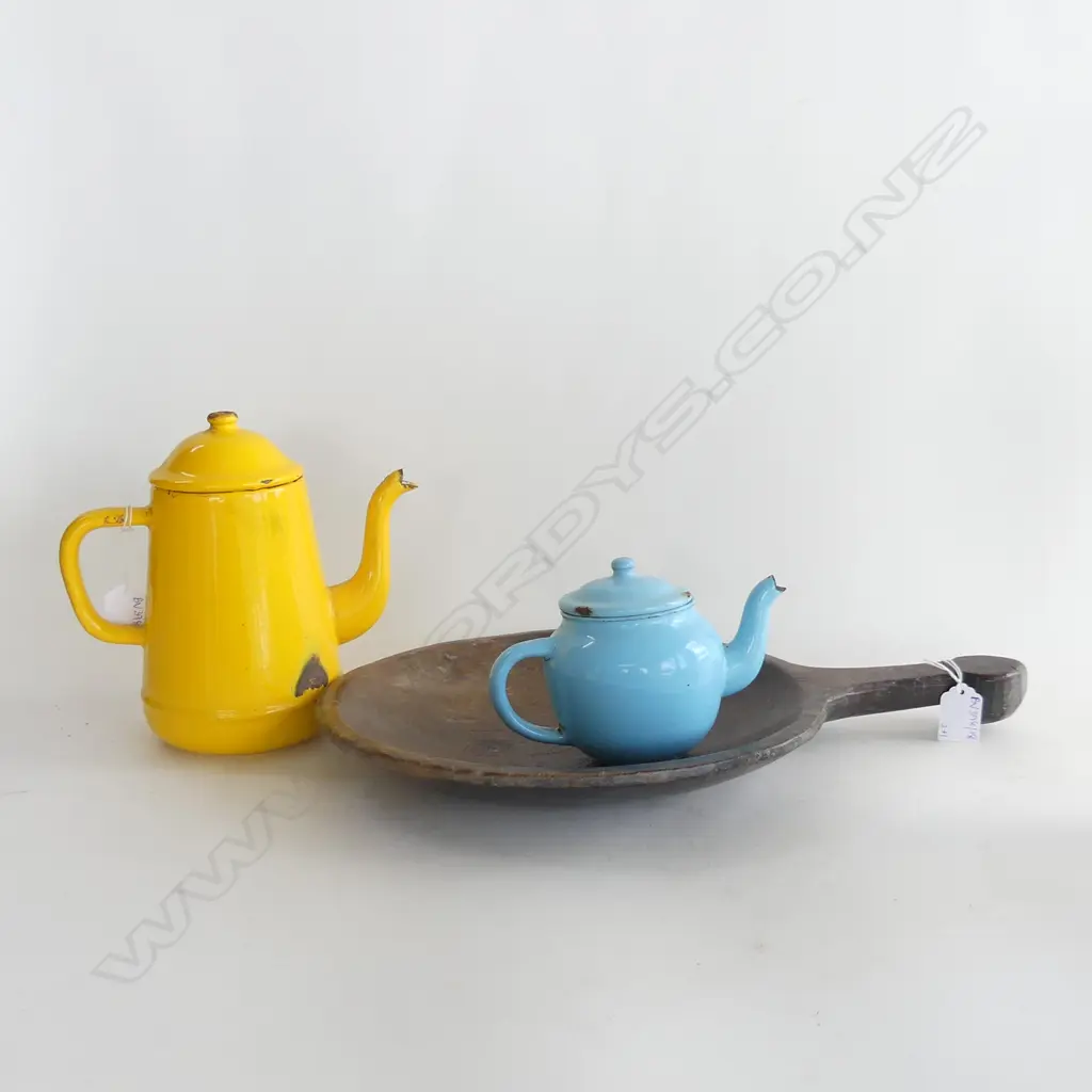2 VINTAGE ENAMEL TEAPOTS; YELLOW & BLUE + CARVED WOODEN SERVING PLATTER W.435mm / 285mm dia Image 1++
