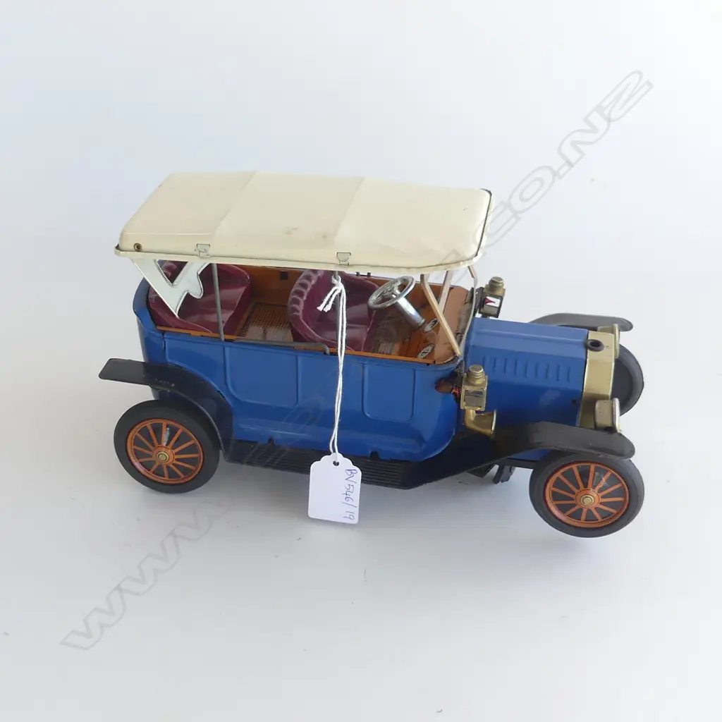TIN TOY VINTAGE FORD CAR L.265mm (AK20032) Image 1++