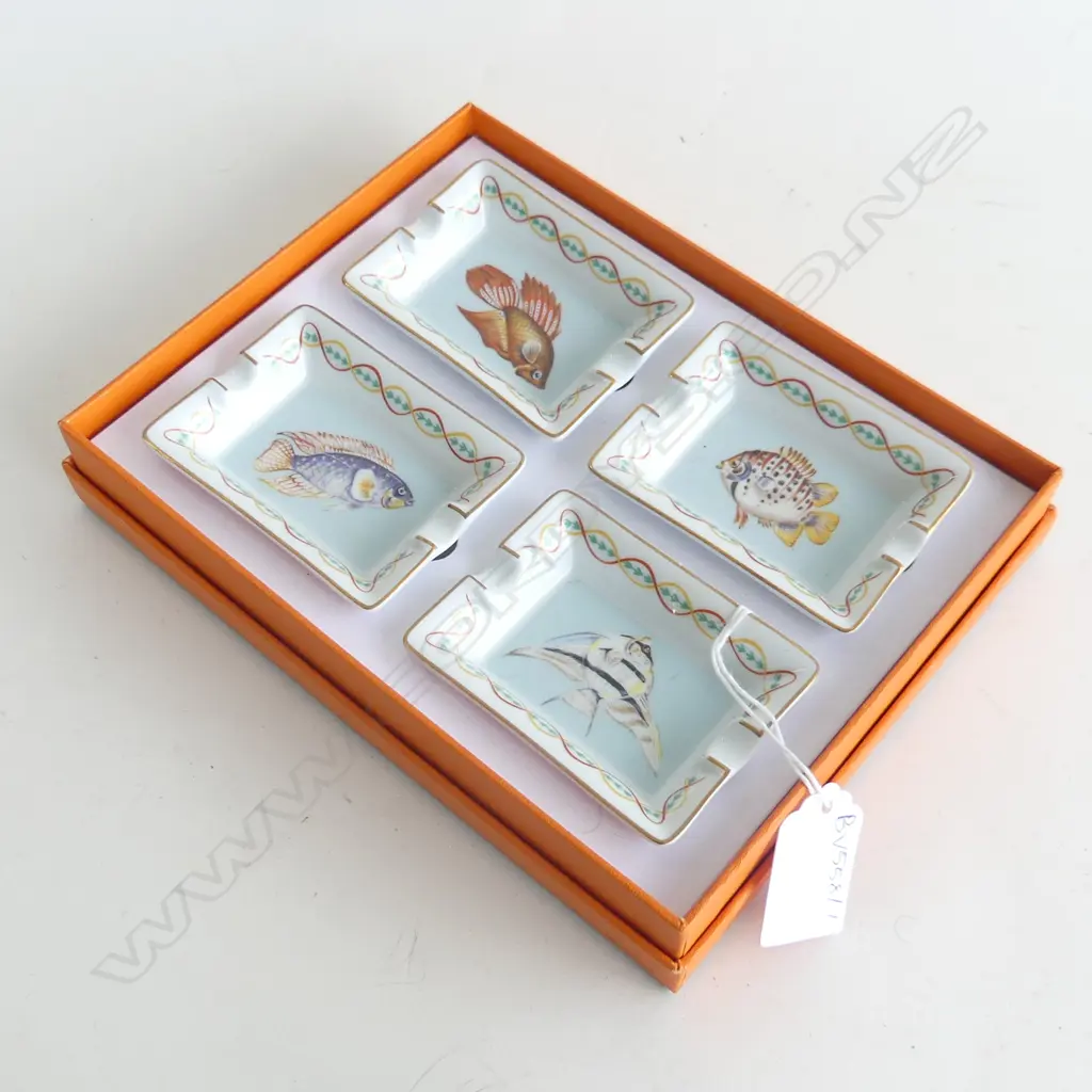 HERMES SET OF 4 FISH DISHES 80x60mm, CASED Image 1++