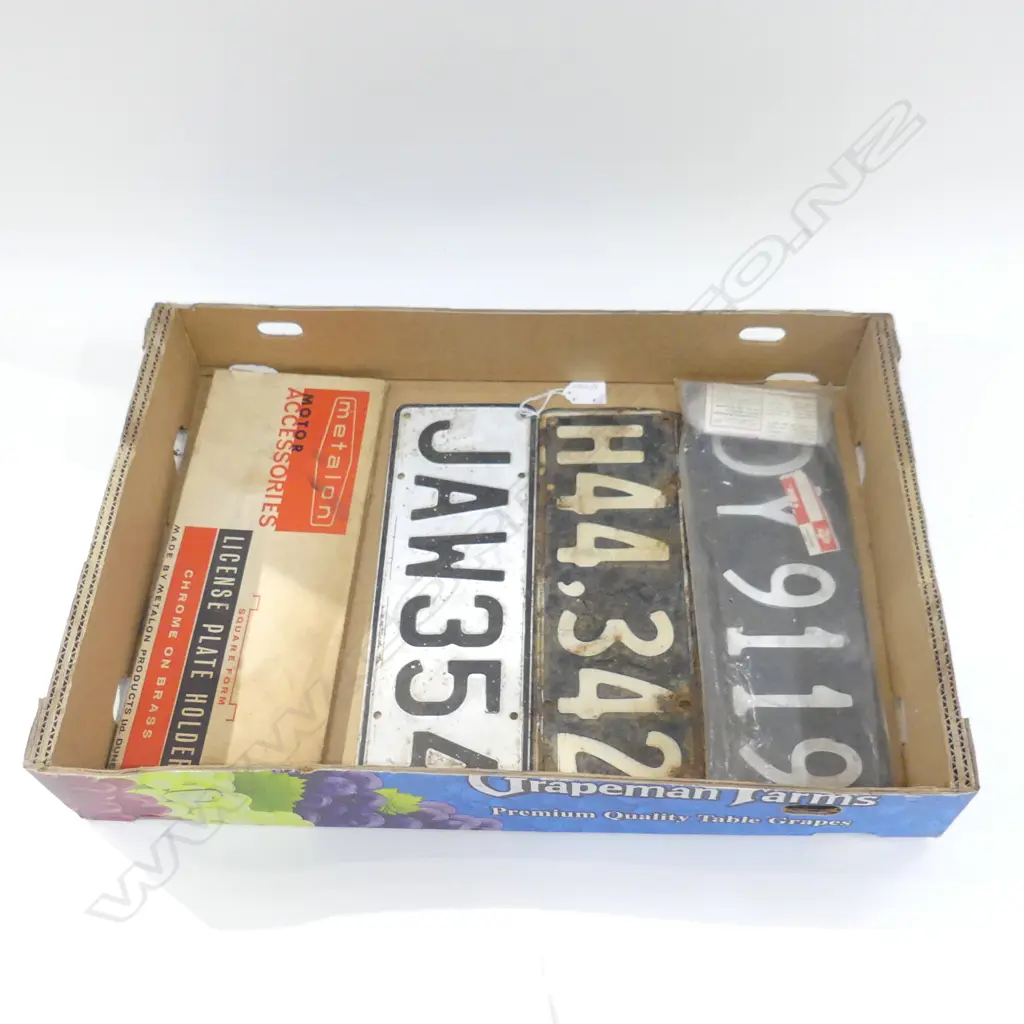 6 VINTAGE LICENCE NUMBER PLATES 'JAW354' ETC Image 1++