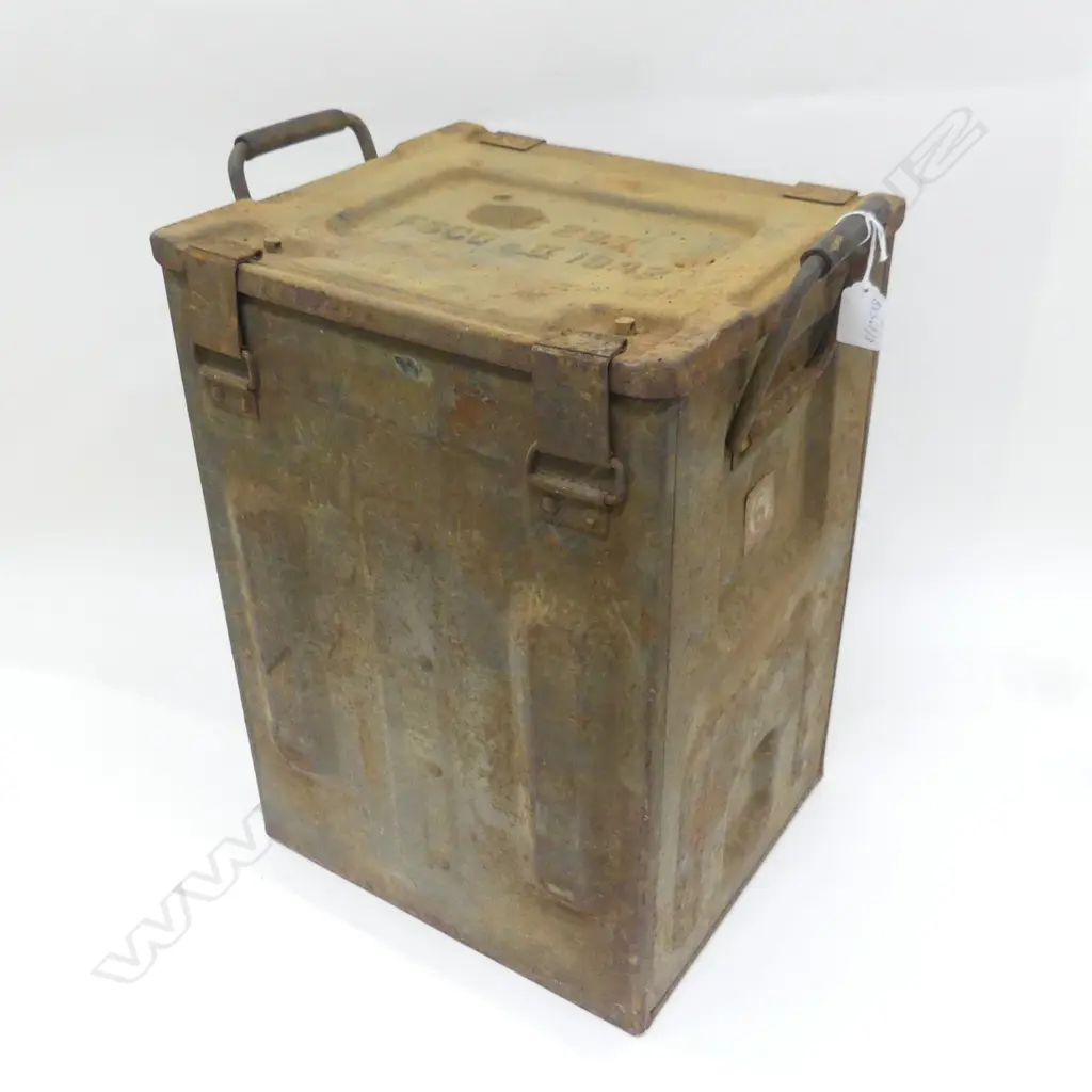 VINTAGE 1942 AMMUNITION BOX H.465mm + DOUBLE HORN L.600mm Image 1++