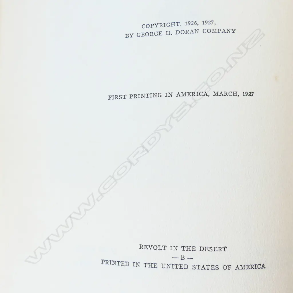 TE LAWRENCE (LAWRENCE OF ARABIA) 'REVOLT IN THE DESERT',1ST US EDITION 1927, DOUBLEDAY, WITH DUST JACKET (SOME WEAR) Image 1++