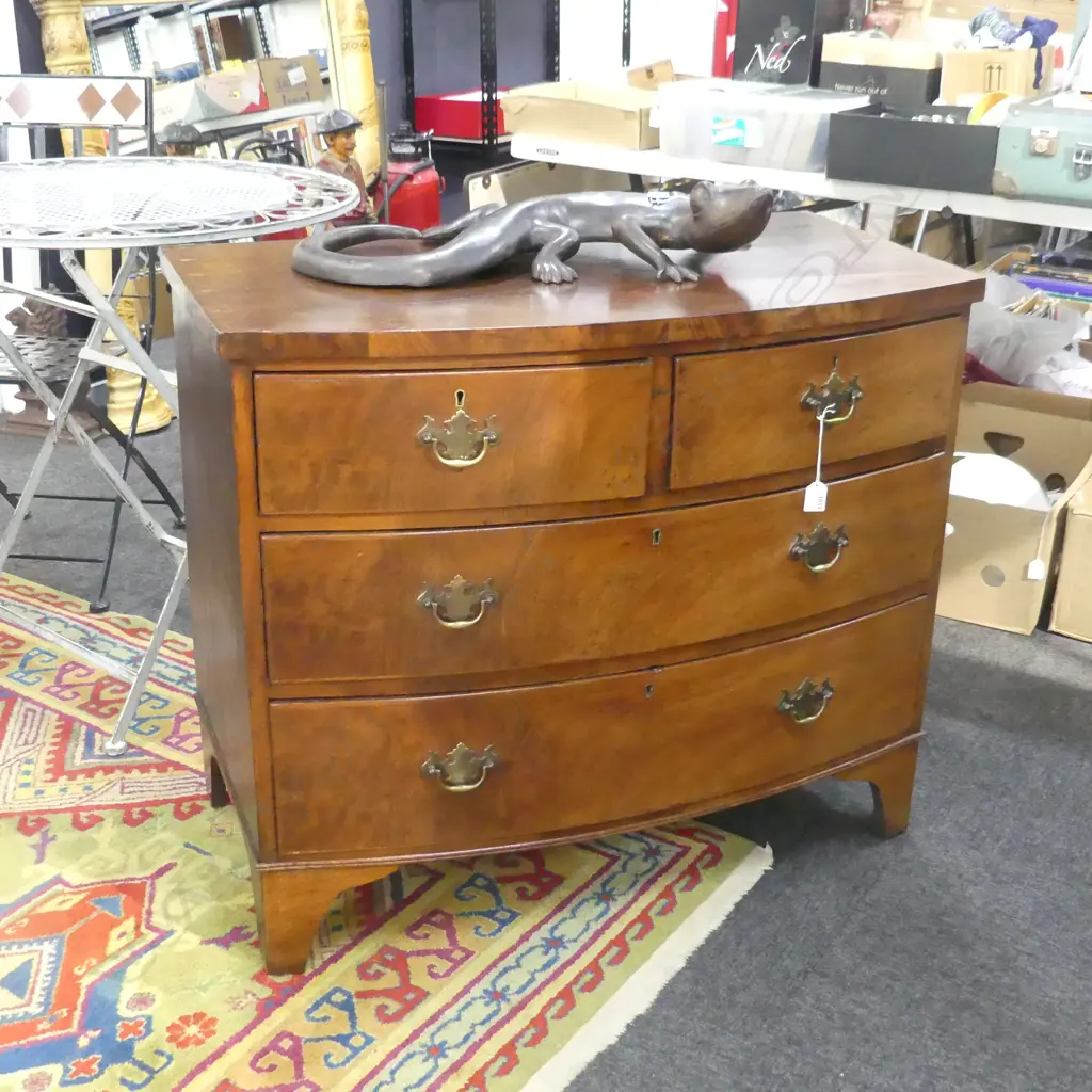 MID 19thC BOW FRONT 4 DRAWER BATCHELORS CHEST 895x495x770mm Image 1++