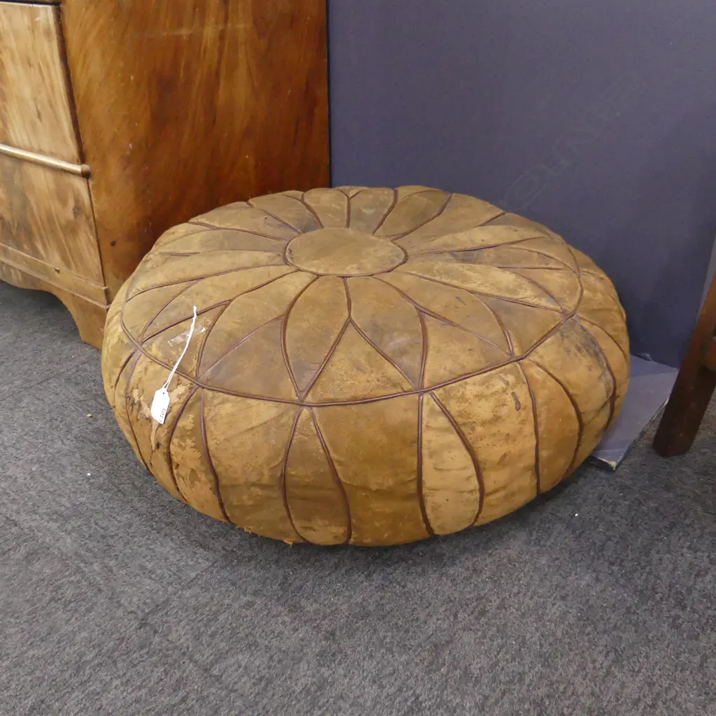 LEATHER POUF 650mm dia Image 1++