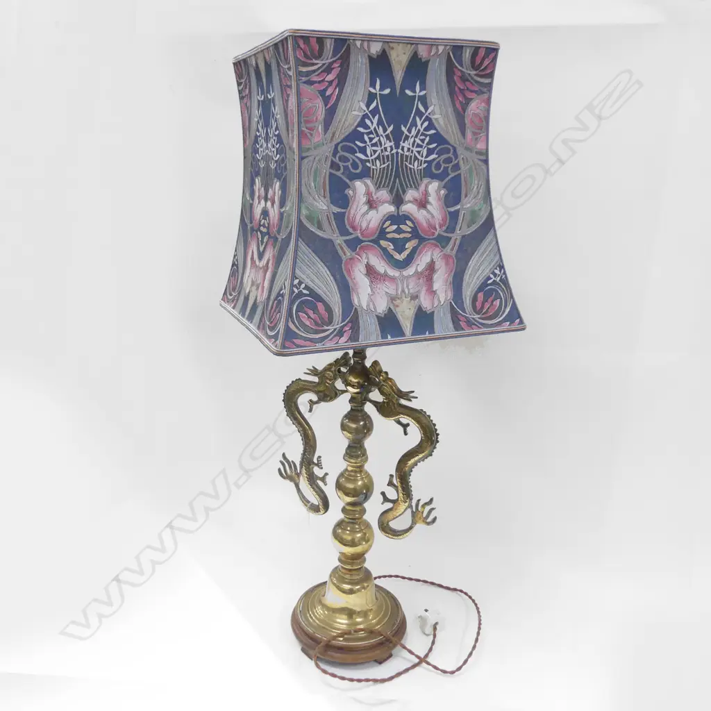 CHINESE BRASS LAMP w. DOUBLE DRAGON HANDLES H.940mm Image 1++
