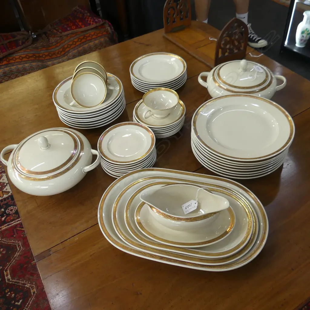 HUTSCHENREUTHER DINNER SERVICE ALMOST 8 PLACE SETTING (1 cup faulted) Image 1++