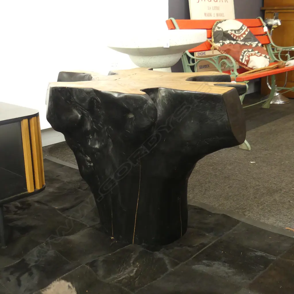 TREE STUMP SIDE TABLE W.660mm dia H.490mm Image 1++