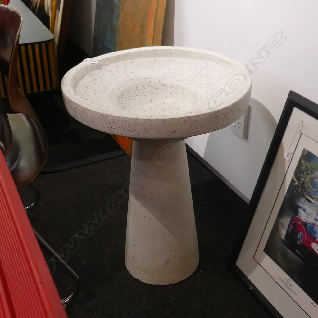 COMPOSITE BIRD BATH 480mm dia / H.630mm Image 1++