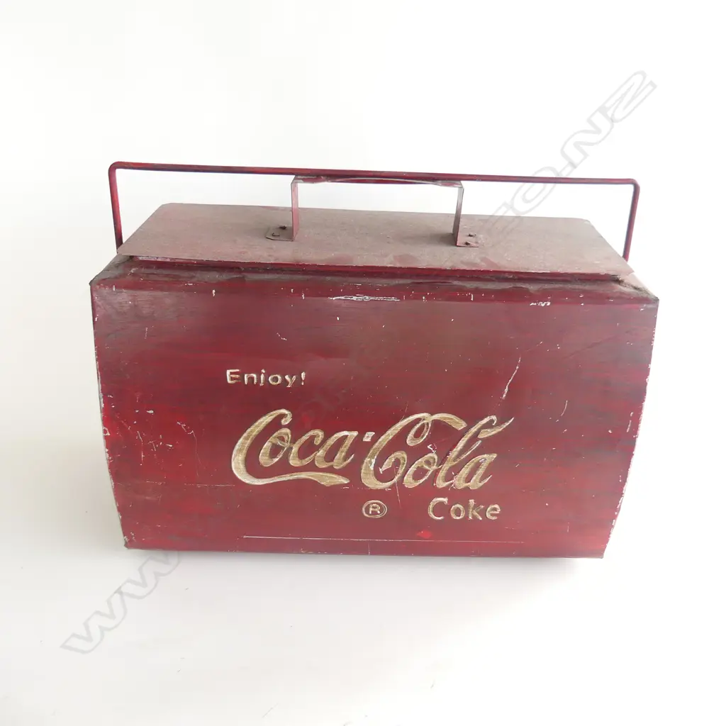 VINTAGE STYLE RED PAINTED METAL COCA-COLA CHILLY BIN W.435mm Image 1++