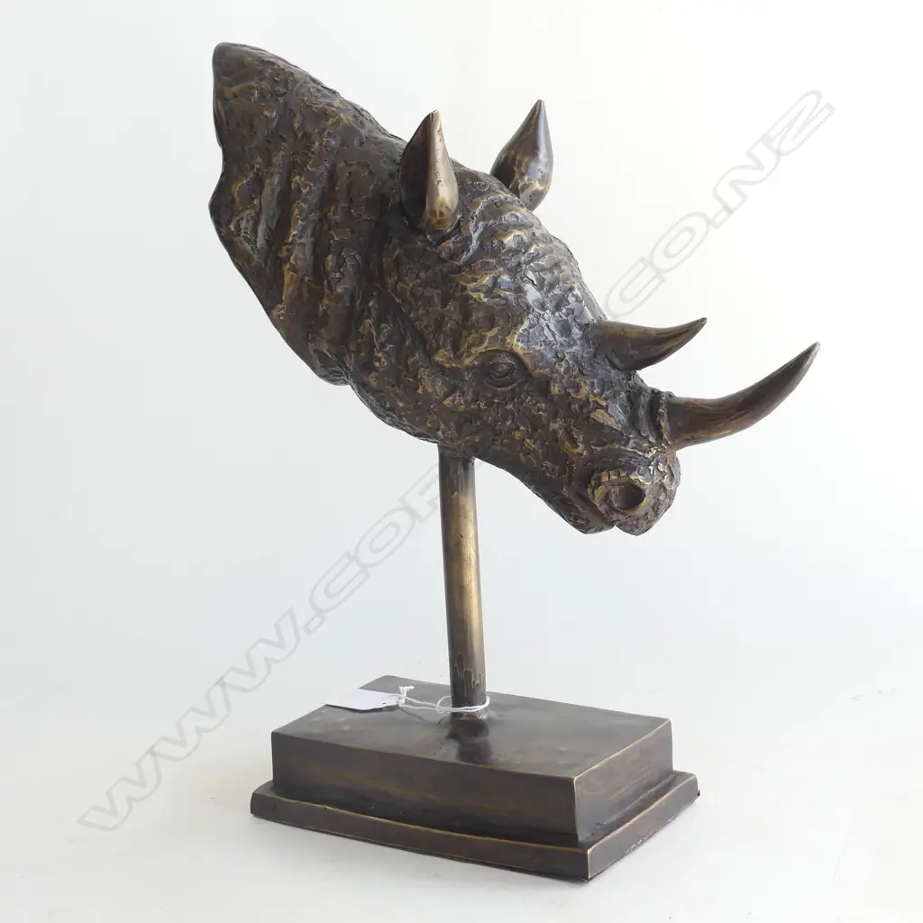 BRONZE RHINOCEROUS HEAD ON BRONZE STAND, H. 350MM Image 1++