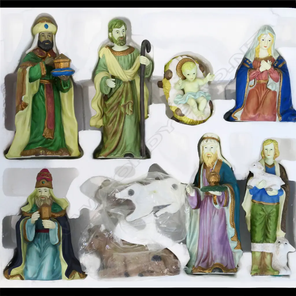 9 PC VINTAGE NATIVITY SET, BOXED Image 1++