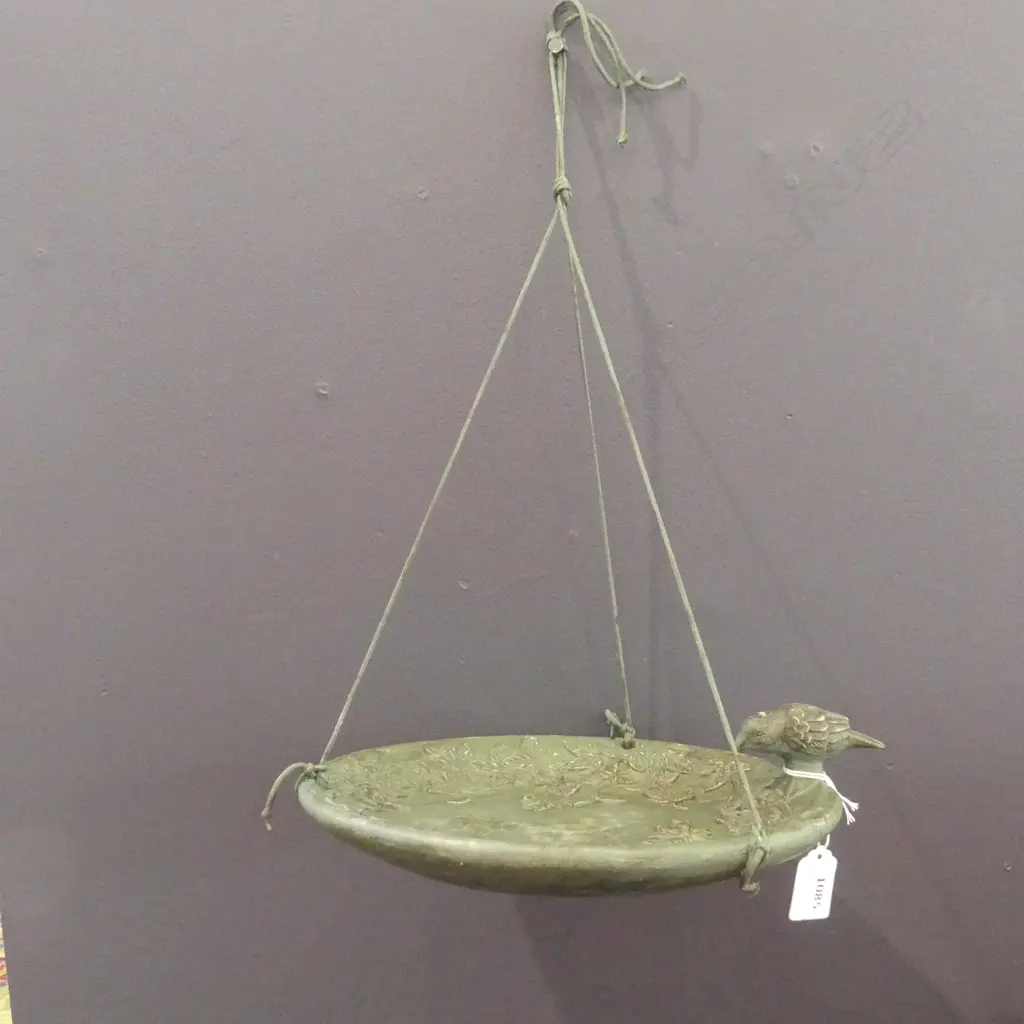 GREEN PAINTED CONCRETE BIRD FEEDER 255mm dia Image 1++